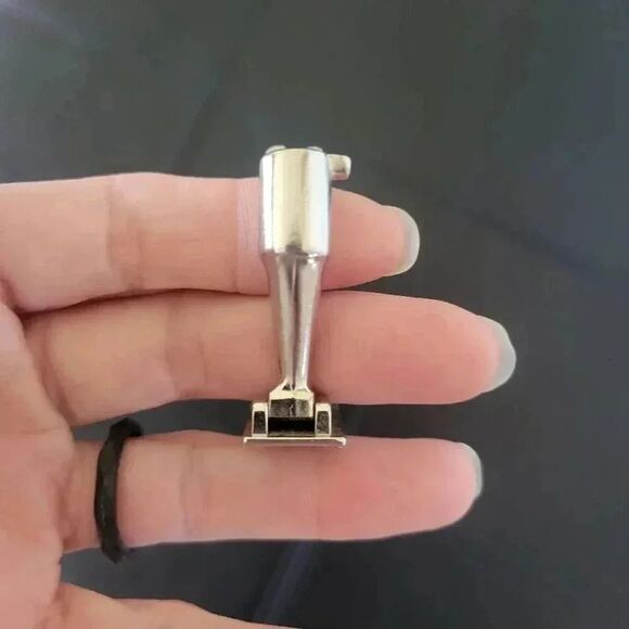 Bernina 1C Vintage Old Style Reverse Pattern Sewing machine Foot - Picture 4 of 7